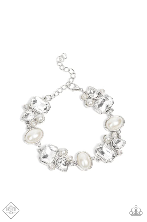 Paparazzi ♥ Best in SHOWSTOPPING - White ♥ Bracelet