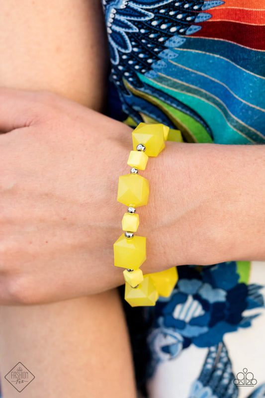 PAPARAZZI "TRENDSETTING TOURIST" YELLOW FASHION FIX BRACELET